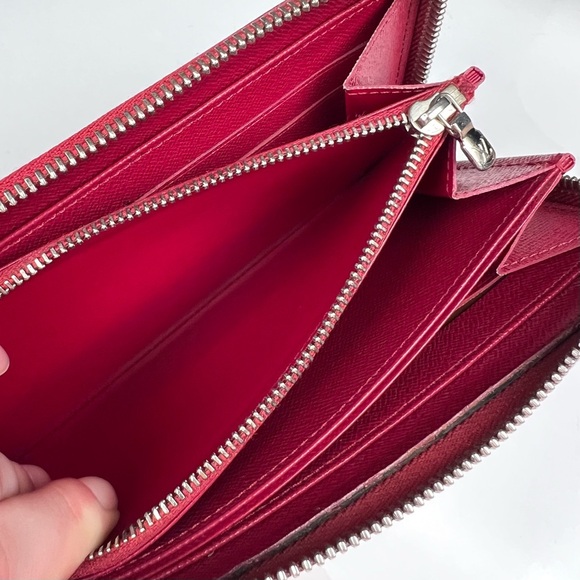 LOUIS VUITTON Grenade Epi Leather Zippy Wallet - Picture 9 of 10